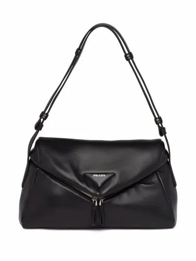 Prada Logo-plaque Shoulder Bag In Schwarz