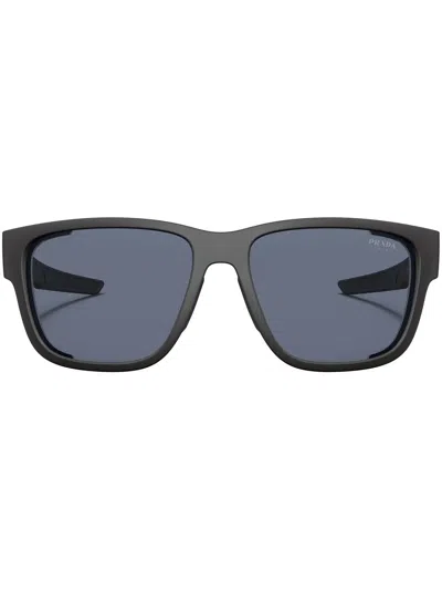 Prada Logo-print Tinted Sunglasses In Schwarz