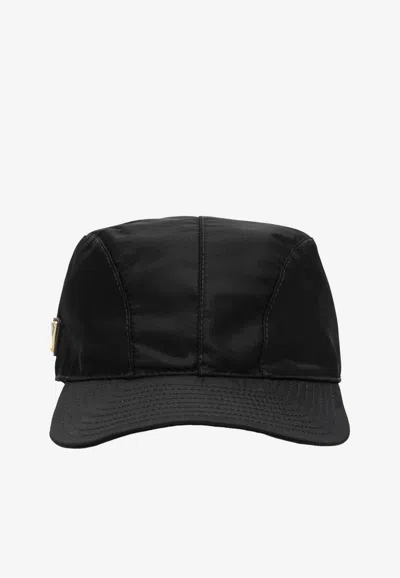 Prada Logo Stitched Cap In Black