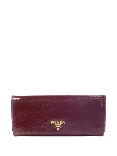 Pre-owned Prada Logo-plaque Patent Wallet In Red