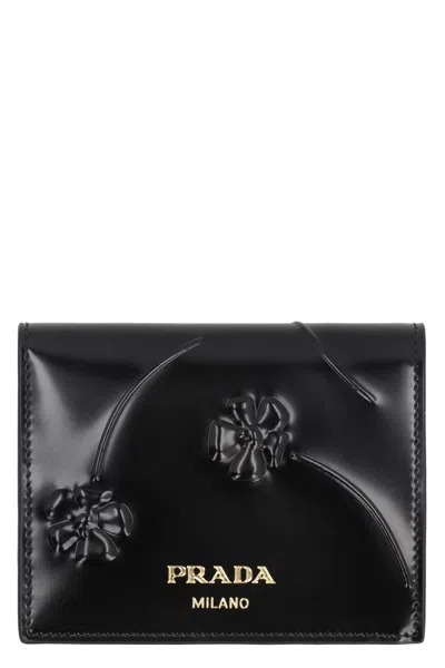 Prada Luxurious Leather Wallet For Women In Black