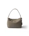 Prada Mittelgrosse Schultertasche Aus Leder In Gray