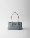 Prada Mittelgrosse  Galleria Tasche Aus Leder In Opal