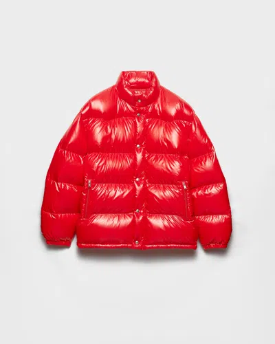 Prada Mittelschwere Daunenjacke Aus Re-nylon In Red