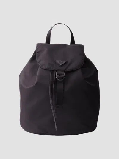 Prada Men's Re-nylon Backpack In Black