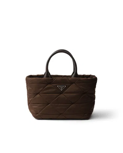 Prada Mittelgrosse Tote Bag Aus Gepolstertem Re-nylon Und Leder In Brown
