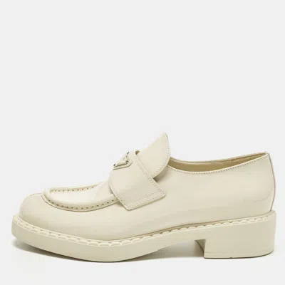 Pre-owned Prada Monolith Size 40 Cream Patent Leather Loafers In White