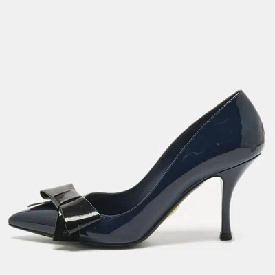 Pre-owned Prada Navy Blue/black Patent Leather Bow Pointed Toe Pumps Size 38