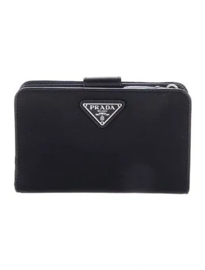 Pre-owned Prada Nylon Wallet In Black
