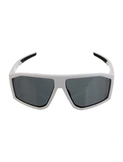 Pre-owned Prada Oversize Tinted Sunglasses In Black