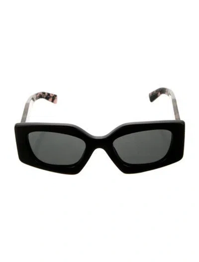 Pre-owned Prada Oversize Tinted Sunglasses In Black