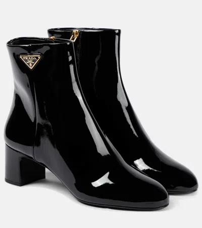 Prada Ankle Boots Aus Lackleder In Black