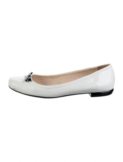 Pre-owned Prada Patent Leather Ballet Flats In White