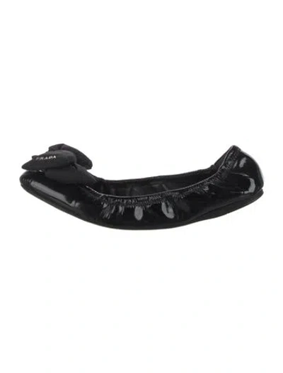 Pre-owned Prada Patent Leather Bow Accents Ballet Flats In Black