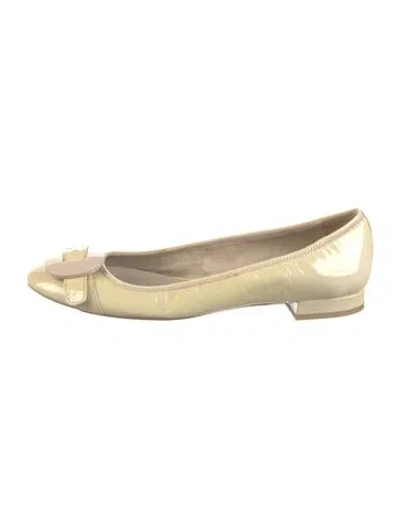 Pre-owned Prada Patent Leather Bow Accents Flats In Neutral