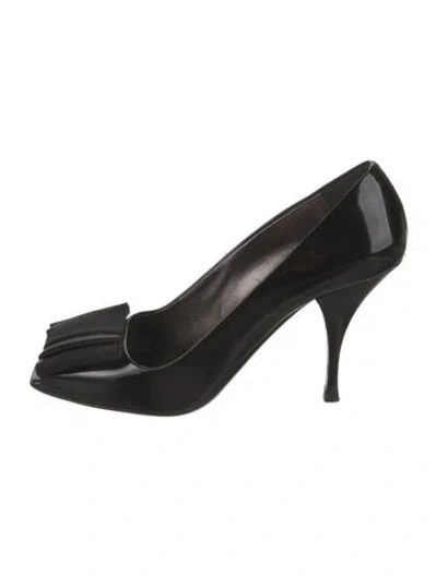 Pre-owned Prada Patent Leather Bow Accents Pumps In Black