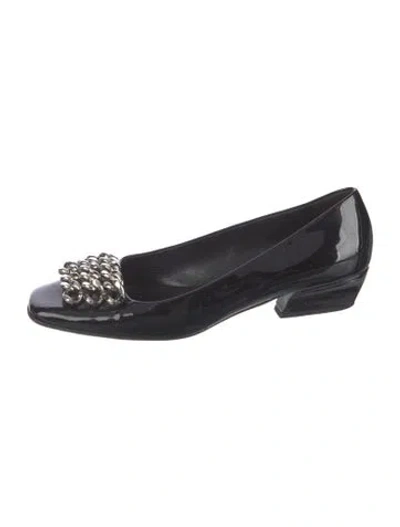 Pre-owned Prada Patent Leather Chain-link Accents Pumps In Black