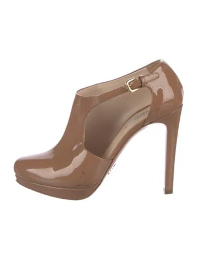 Pre-owned Prada Patent Leather Cutout Accent T-strap Pumps In Brown