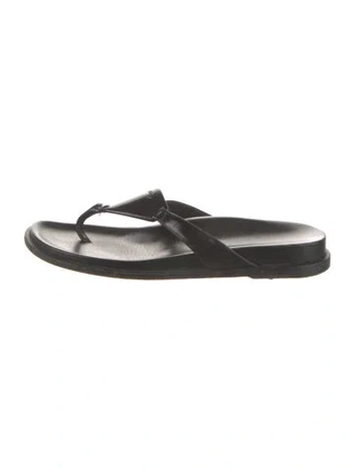 Pre-owned Prada Patent Leather Flip Flops In Black