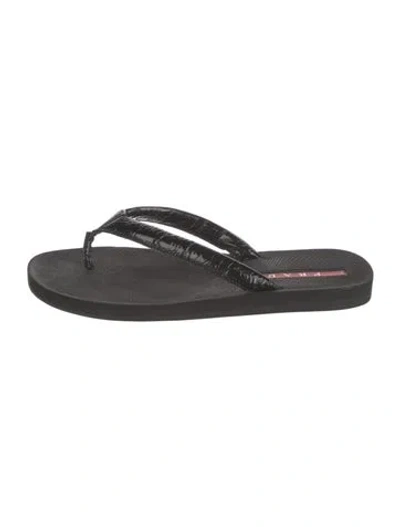 Pre-owned Prada Patent Leather Flip Flops In Black