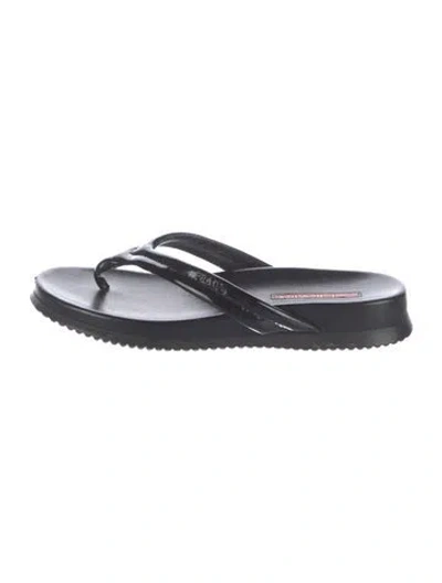 Pre-owned Prada Patent Leather Flip Flops In Black