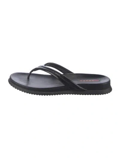 Pre-owned Prada Patent Leather Flip Flops In Black