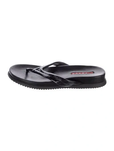 Pre-owned Prada Patent Leather Flip Flops In Black