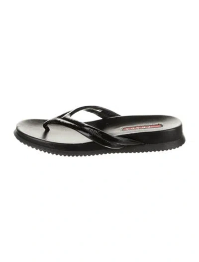 Pre-owned Prada Patent Leather Flip Flops In Black