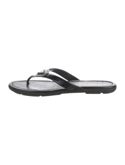 Pre-owned Prada Patent Leather Flip Flops In Black