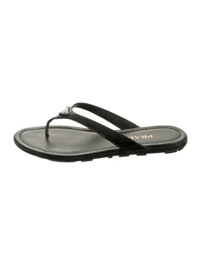Pre-owned Prada Patent Leather Flip Flops In Black