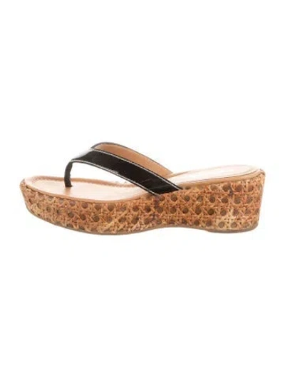 Pre-owned Prada Patent Leather Flip Flops In Black/brown