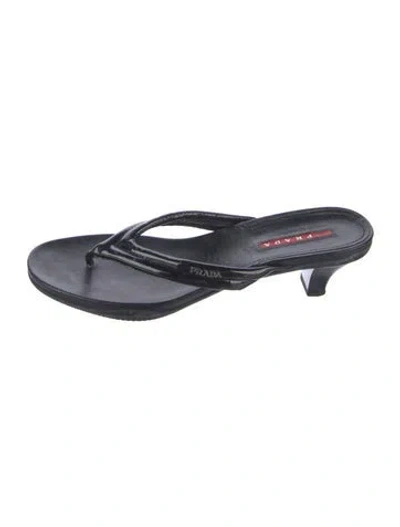 Pre-owned Prada Patent Leather Flip Flops In Metallic/silver