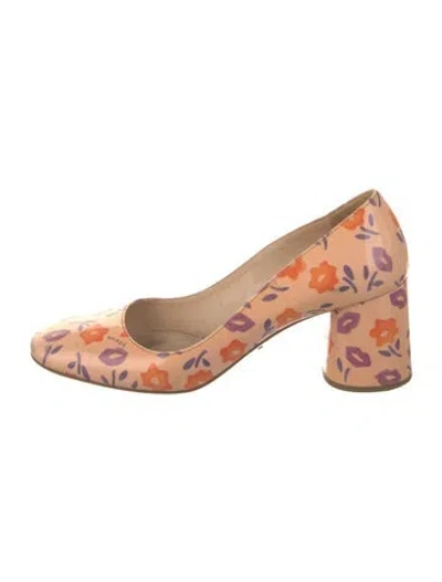Pre-owned Prada Patent Leather Floral Print Pumps In Pink