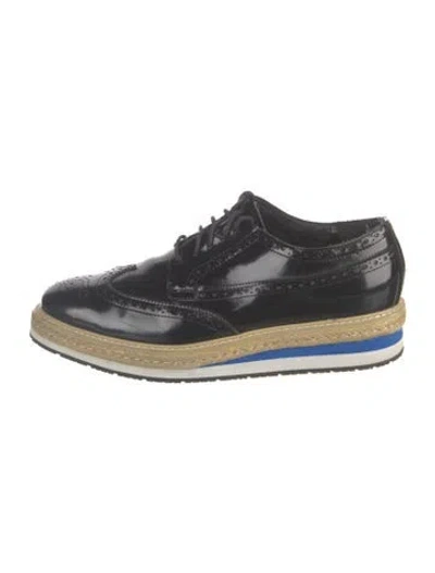 Pre-owned Prada Patent Leather Lasercut Accents Brogues In Black