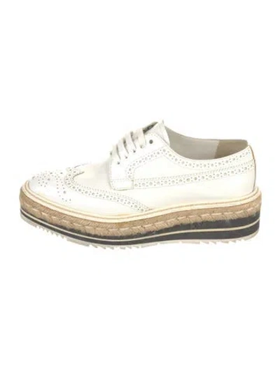 Pre-owned Prada Patent Leather Lasercut Accents Oxfords In White