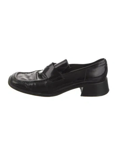 Pre-owned Prada Patent Leather Oxfords In Black
