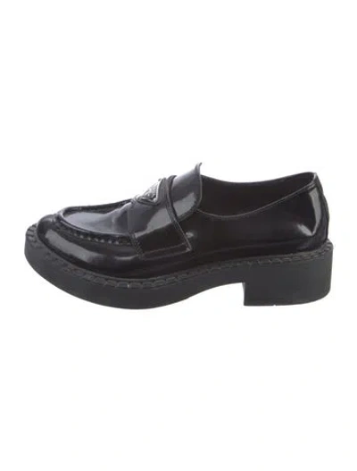 Pre-owned Prada Patent Leather Oxfords In Black