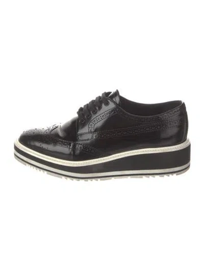 Pre-owned Prada Patent Leather Oxfords In Black