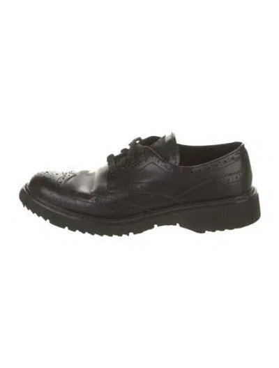 Pre-owned Prada Patent Leather Oxfords In Black