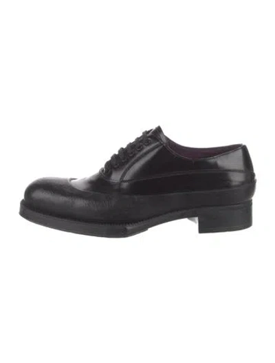 Pre-owned Prada Patent Leather Oxfords In Black