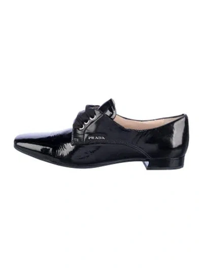 Pre-owned Prada Patent Leather Oxfords In Black