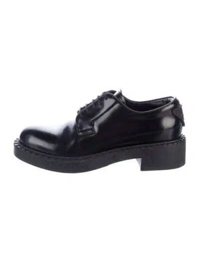 Pre-owned Prada Patent Leather Oxfords In Black