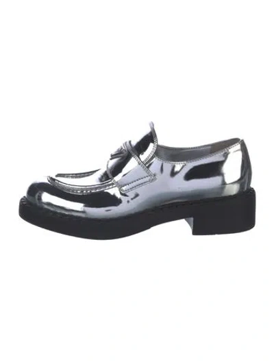 Pre-owned Prada Patent Leather Oxfords In Black