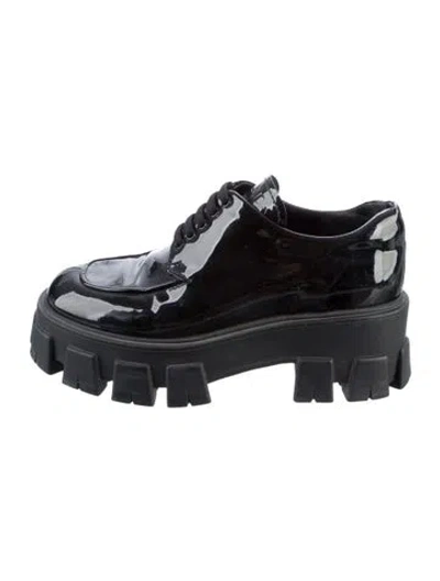 Pre-owned Prada Patent Leather Oxfords In Black