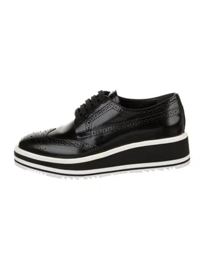 Pre-owned Prada Patent Leather Oxfords In Black/white