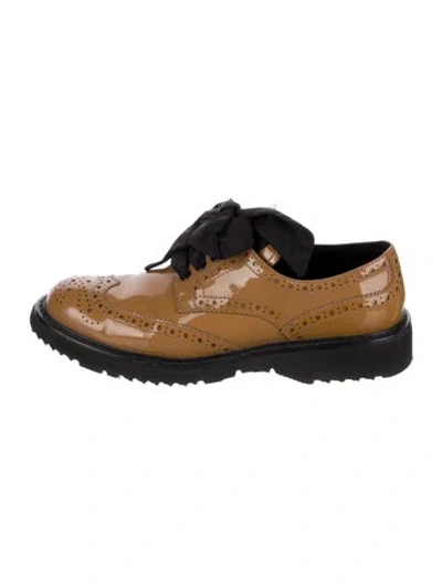 Pre-owned Prada Patent Leather Oxfords In Brown