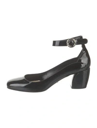 Pre-owned Prada Patent Leather Pumps In Black