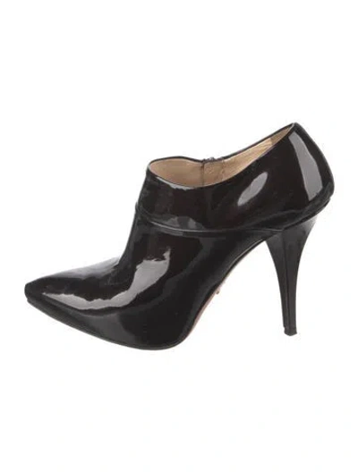 Pre-owned Prada Patent Leather Pumps In Black