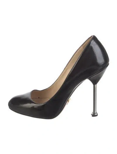 Pre-owned Prada Patent Leather Pumps In Black