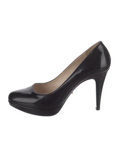 Pre-owned Prada Patent Leather Pumps In Black